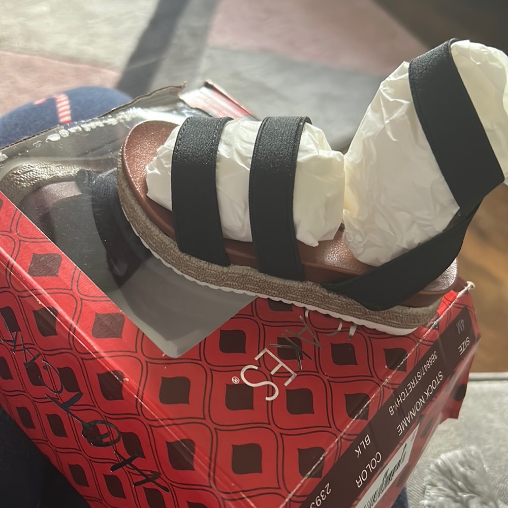 Infant sandals